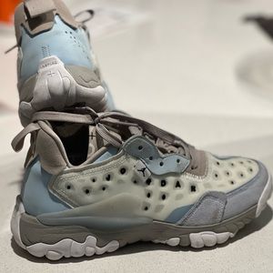 Women’s Jordan sneakers size 7.5